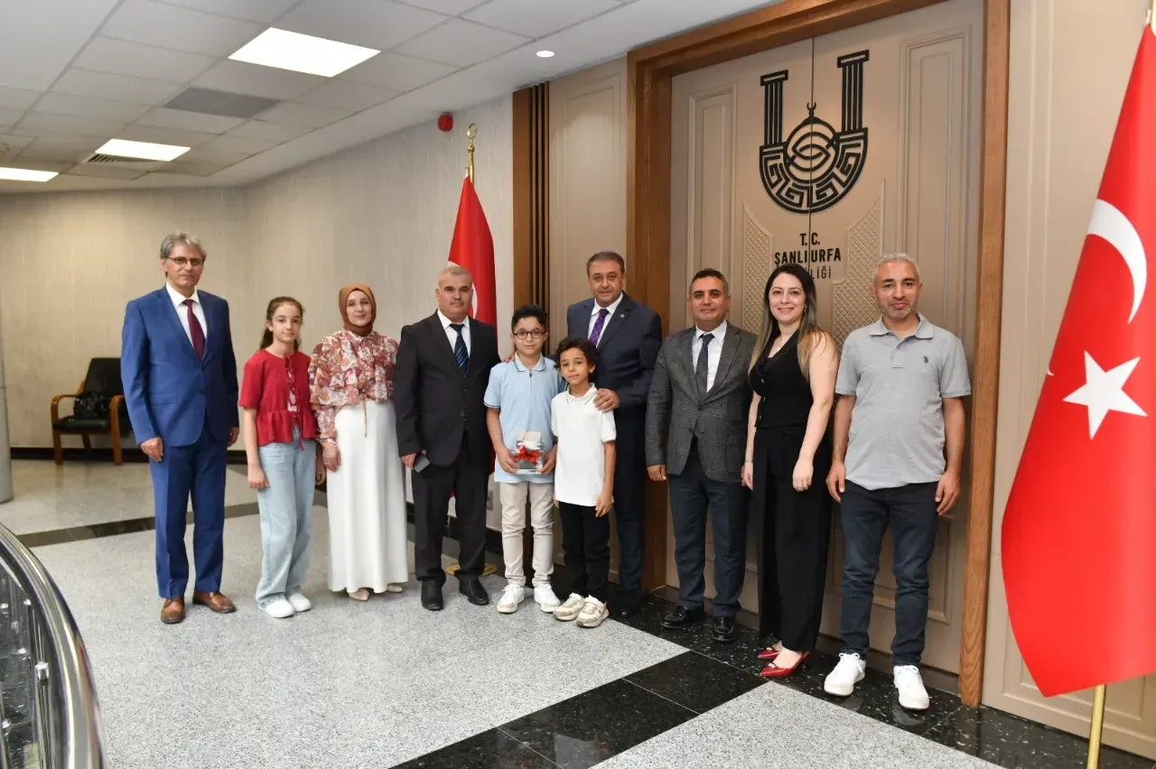 Vali Şıldak, LGS Şampiyonlarını Ödüllendirdi