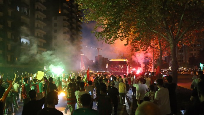 Halk Amedspor’u LED ekrandan izleyecek: İşte taraftar, işte şampiyon