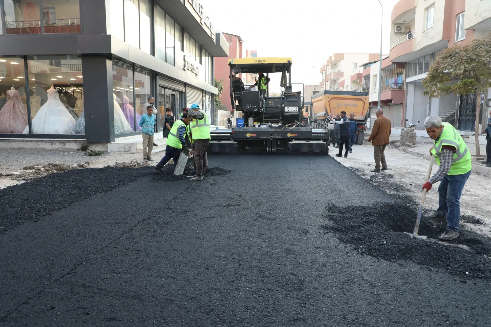 Selahaddin Eyyubi Mahallesi’nde Asfalt Çalışmaları Sürüyor