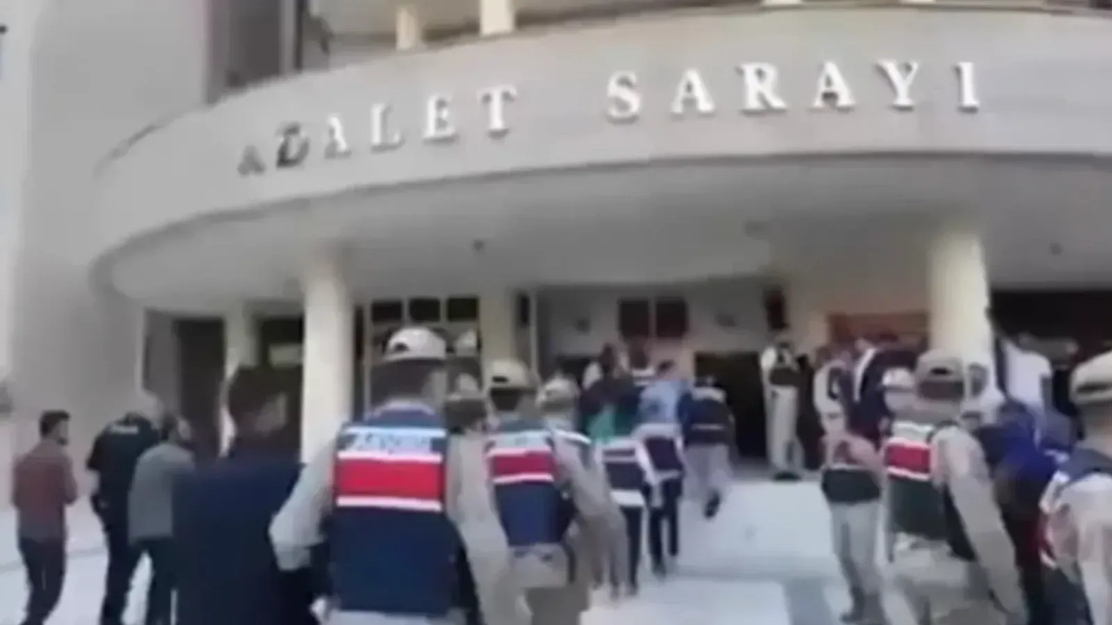 Şanlıurfa’da Tefecilik ve Yağma Operasyonu: 10 Şüpheli Tutuklandı