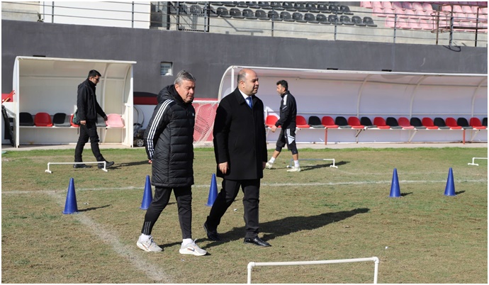 Karaköprü Belediyespor, 12 Bingölspor maçı öncesi hazırlıklarını sürdürüyor