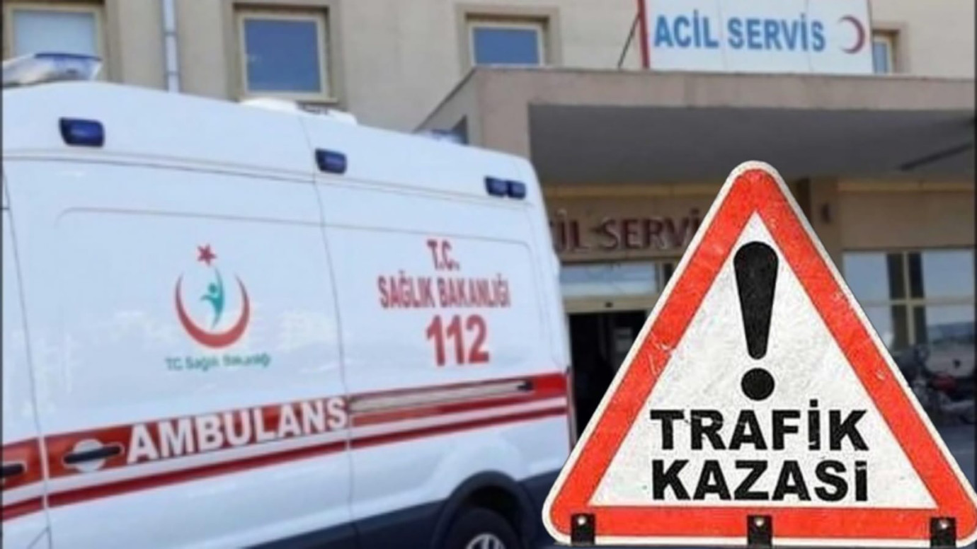 Kurtköy'de tur midibüsü tıra çarptı: 13 yaralı