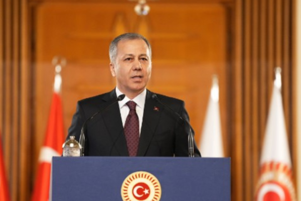 Yerlikaya: 142 kilogram metamfetamin uyuşturucu maddesi ele geçirdik