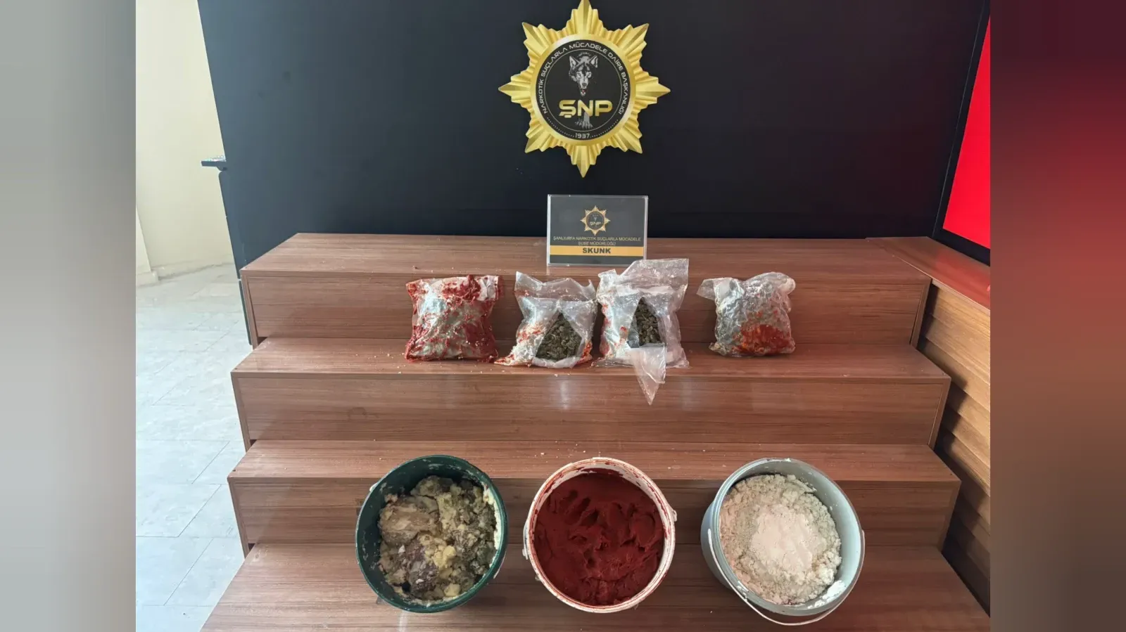 Şanlıurfa'da 2 kilo 400 gram skunk ele geçirildi