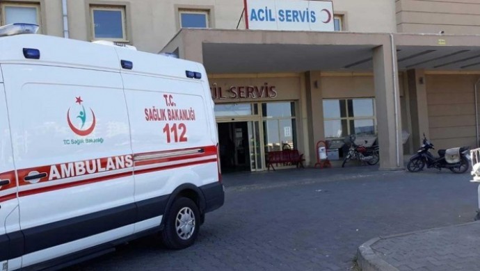 Şanlıurfa’da minibüs direğe çarptı: 15 yaralı