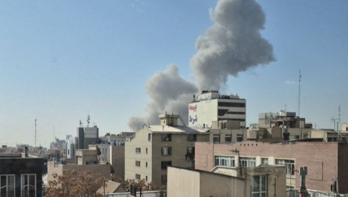 İsrail İran'a saldırdı: Tahran'da peş peşe patlamalar SON DAKİKA