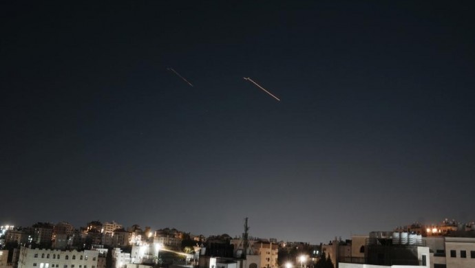 İran, İsrail’e yeni dalga saldırı başlattı