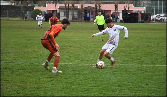 Siverek Belediyespor Elazığ Yol Sporu 1 -0 mağlup etti