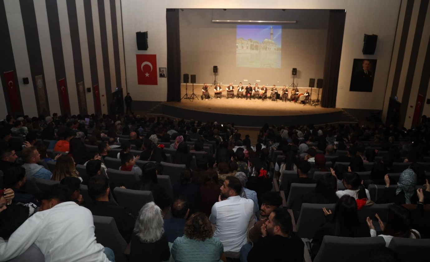 Urfa’nın Kadim “Sıra Gecesi” Geleneği Kampüste Yankılandı