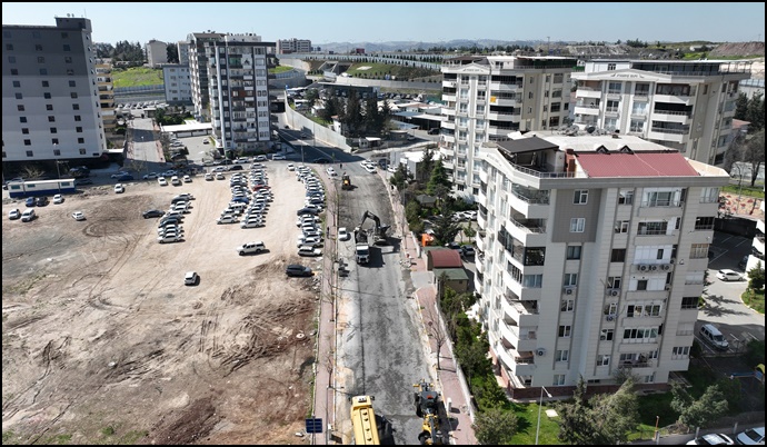Mustafa Direkli Caddesi Sıcak Asfaltla Yenileniyor