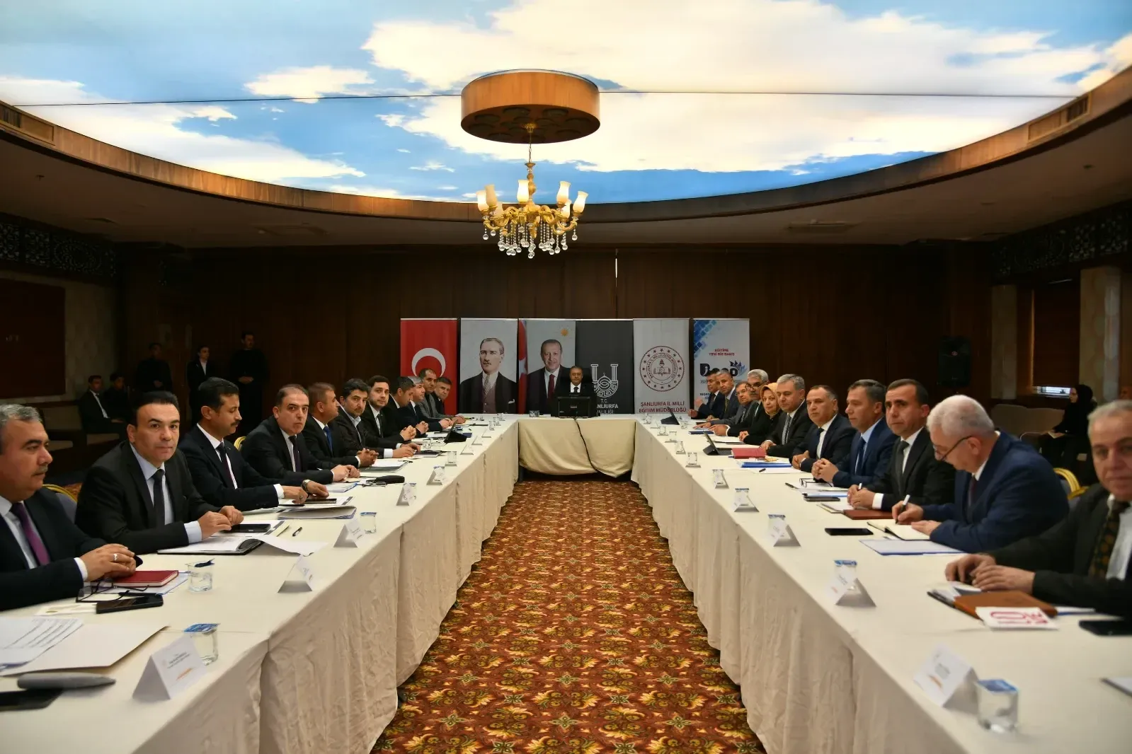 Vali Hasan Şıldak: “Eğitim Süreçlerini Kapsamlı Şekilde Değerlendiriyoruz”