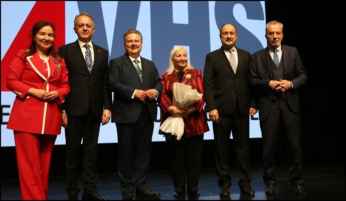 Başkan Gülpınar, Viyana’da Göbeklitepe İlhamlı Serginin Açılışına Katıldı