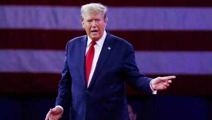 Trump’tan İran’a: Yaklaşan gemiler derhal imha edilecek