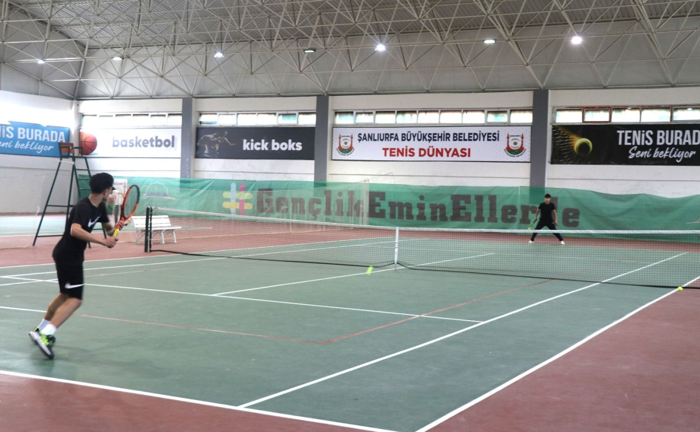 ŞANLIURFA’DA 23 NİSAN TENİS TURNUVASI TAMAMLANDI