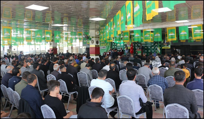 HÜDA PAR Hilvan İlçe Kongresi gerçekleştirildi: Başkan Göçmen güven tazeledi