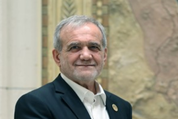 Pezeşkiyan: Asla düşman karşısında baş eğmeyeceğiz