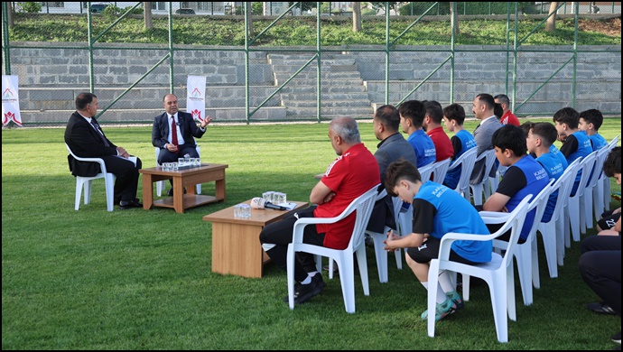 Başkan Nihat Çiftçi, Sporcuların Sorularını Yanıtladı
