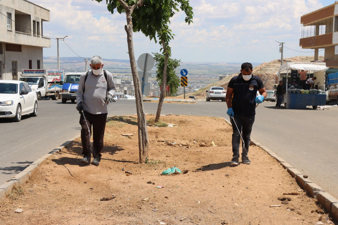 Şanlıurfa’da kurban pazarlarında ilaçlama çalışmaları sürüyor