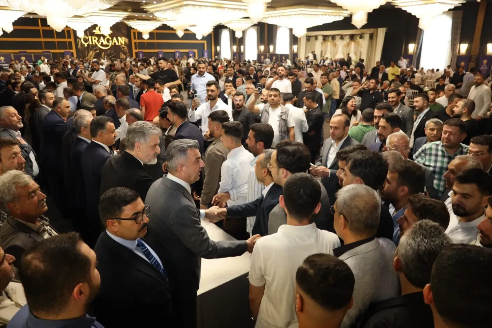 Şanlıurfa’da AK Parti Bayramlaşma Törenine Yoğun Katılım