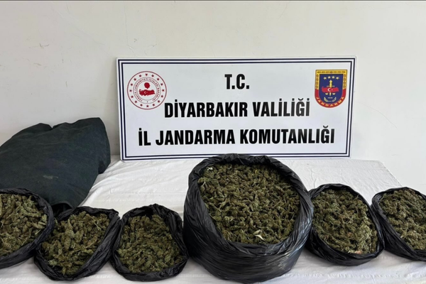 Diyarbakır'da uyuşturucu operasyonlarında 41,3 kilogram esrar ele geçirildi