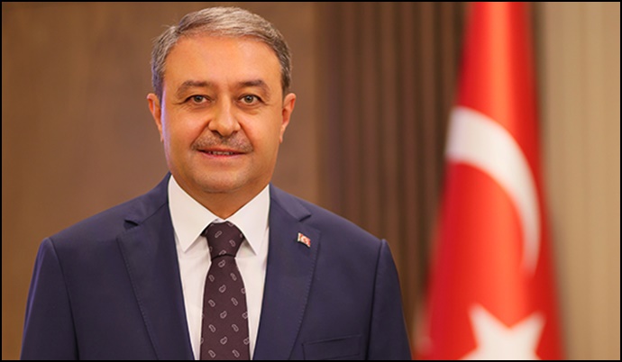 VALİ ŞILDAK MERKEZI SINAVLARDA ILK SIRALARDA YER ALAN ÖĞRENCİLERİ KUTLADI