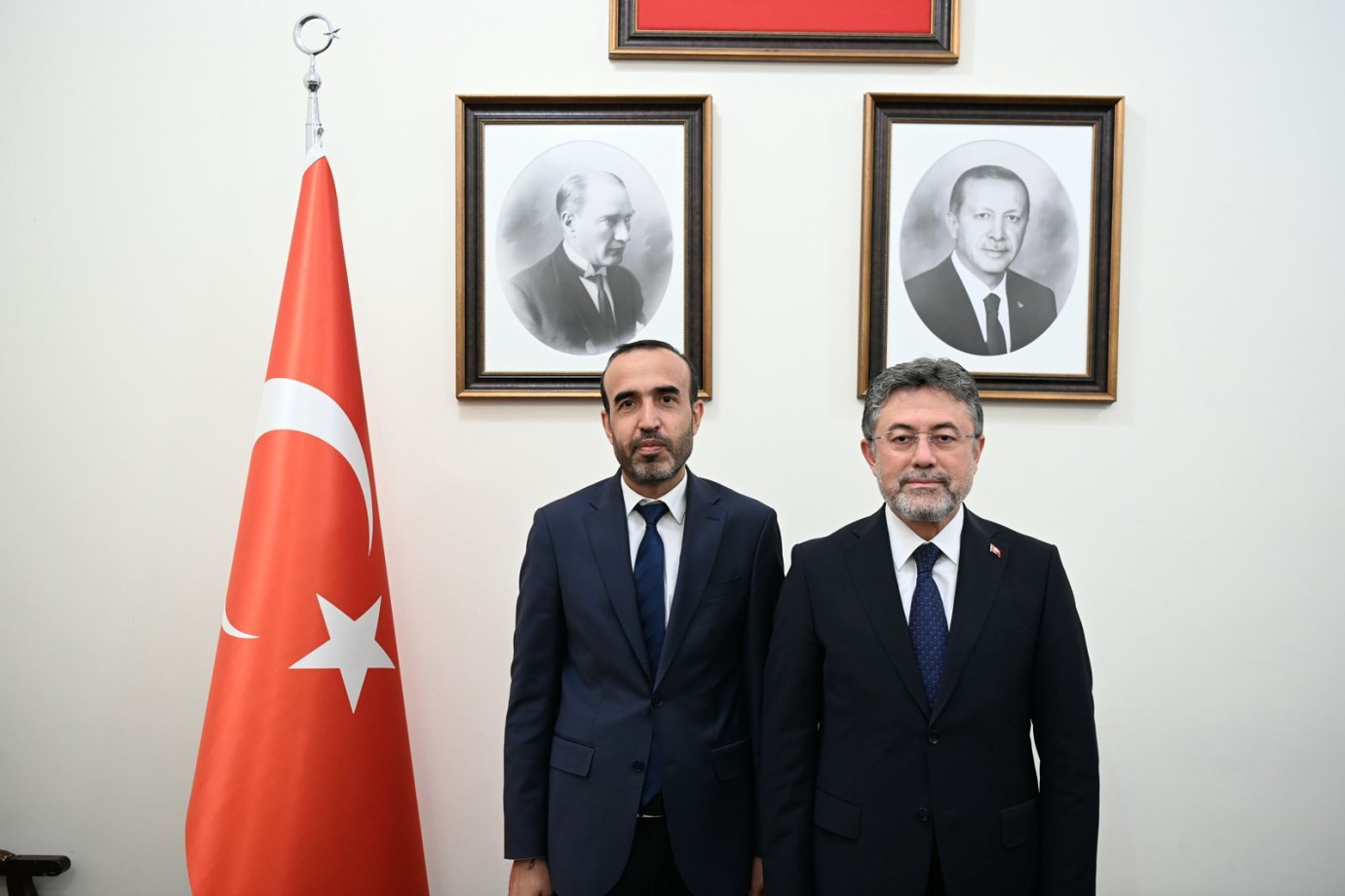 DEM Partili Ferit Şenyaşar, Şanlıurfa Tarım Raporunu Bakan Yumaklı'ya Sundu