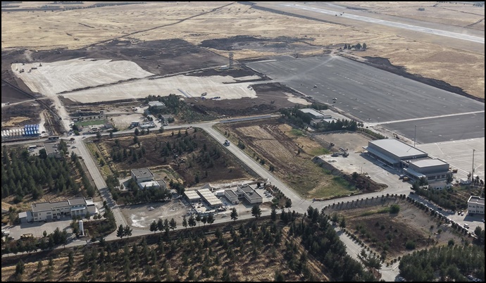 Şanlıurfa, TEKNOFEST Güneydoğu’ya Hazırlanıyor: GAP Havalimanı’nda Çalışmalar İncelendi