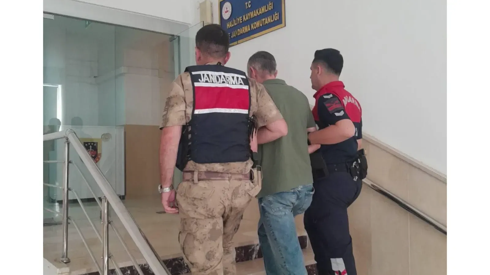 Şanlıurfa’da 6 Yıl 7 Ay Hapis Cezası Bulunan Aranan Şahıs Yakalandı