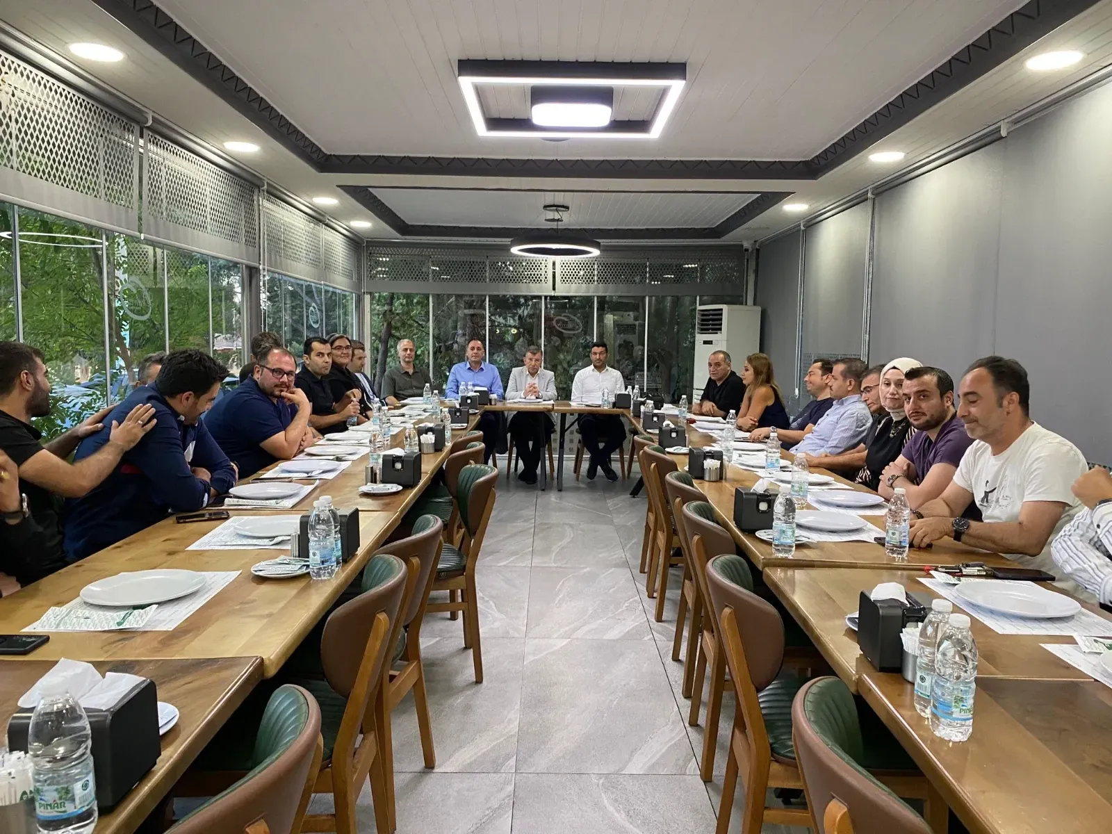 Şanlıurfa’da Sağlık Gündemi Masaya Yatırıldı: Yabir, Klinik Şefler ve Yan Dal Uzmanlarıyla Buluştu