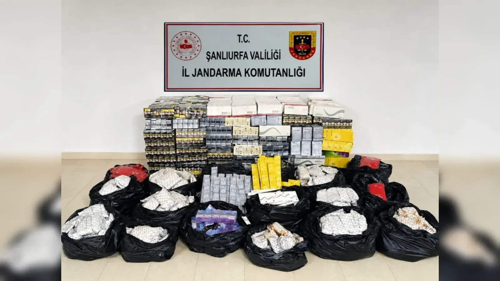 Şanlıurfa’da Kaçakçılık Operasyonu: Binlerce Sigara ve Nargile Tütünü Ele Geçirildi