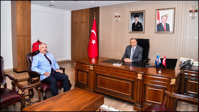 Şanlıurfa Defterdarı Mustafa Kurt’tan Vali Şıldak’a ziyaret