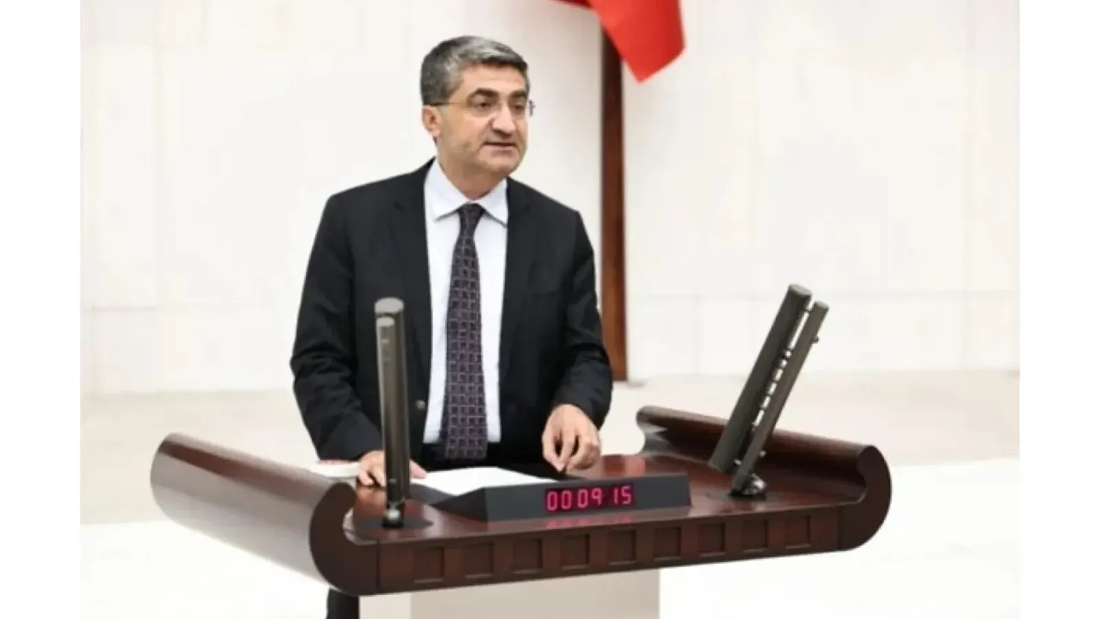 Ekmen’den fon dolandırıcılığı çağrısı: Haksız kazanç sağlayanlardan hesap sorulsun