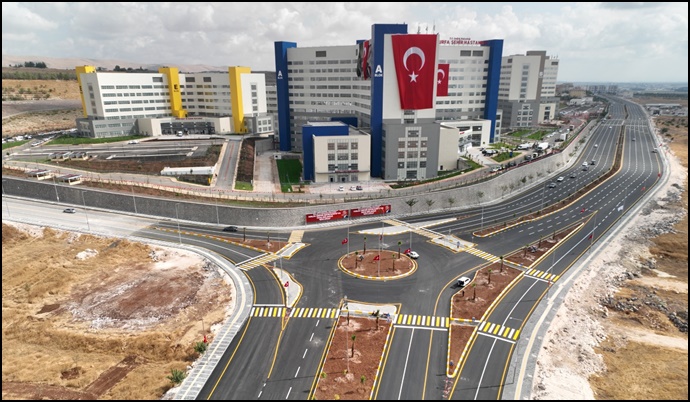 Büyükşehir, Şehir Hastanesi Önünde Ulaşımı Güvenli Hale Getiriyor