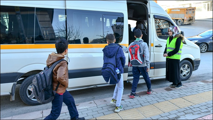 2 bin 166 öğrenciye servis ücreti desteği