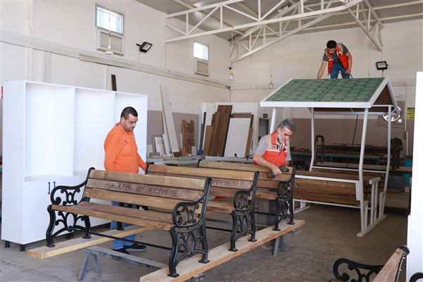 Haliliye’de “Üreten Belediye” modeliyle parklar yenileniyor