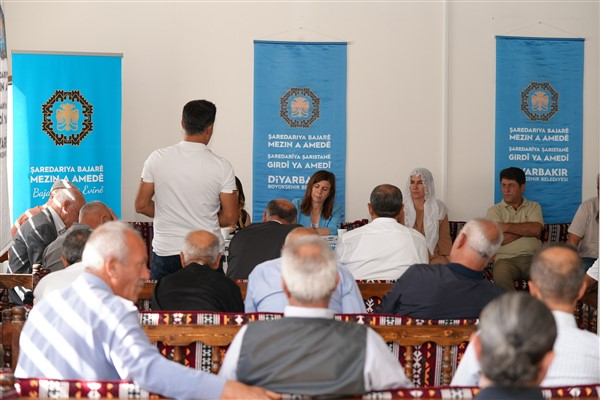 Eşbaşkan Bucak, Eğil’de muhtarlarla bir araya geldi