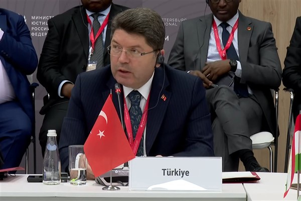 Tunç: Yolda kalan vatandaşlarımıza geçmiş olsun dileklerimi iletiyorum