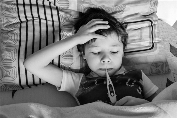 Çocuklarda yüksek ateşte ebeveynlerin dikkat etmesi gerekenler