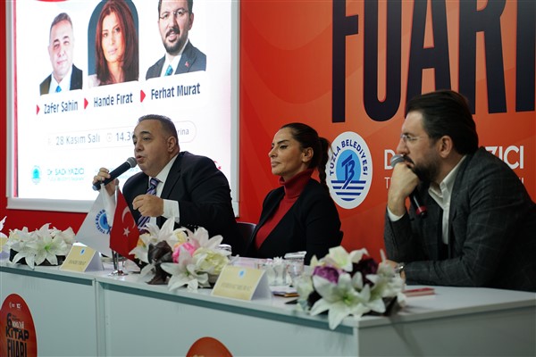 6’ncı Tuzla Kitap Fuarı’nda gazetecilik mesleğinin duayenleri gençlerle buluştu