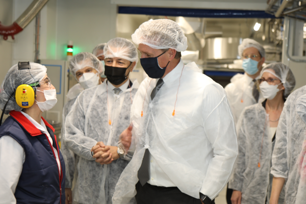 ABD’nin Türkiye Büyükelçisi Flake, Mondelez International Türkiye’yi ziyaret etti