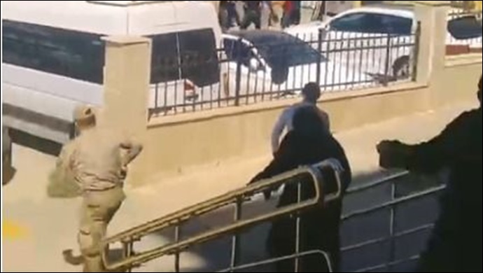 Adliye önünde iki grup arasında kavga