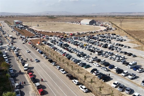 Afyonakrahisar'da Atlı Spor Tesisleri açıldı