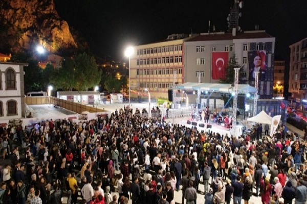 Afyonkarahisar Belediyesi'nden gençlik konseri