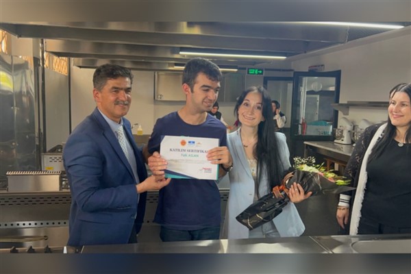 Afyonkarahisar’da otizmli çocuklar için aşçılık kursu