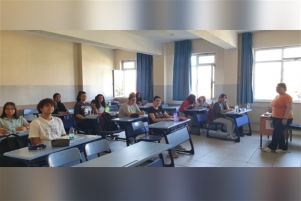 Afyonkarahisar Fen lisesi öğrencileri yaz kurslarıyla YKS süreci hazırlığına başladı