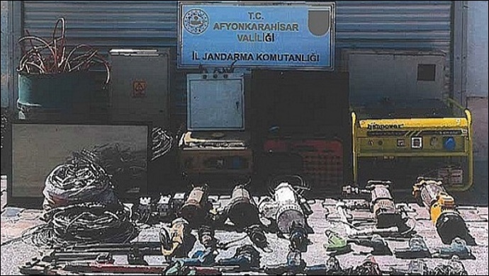 Afyonkarahisar'da 25 ayrı hırsızlıktan aranan kişiler yakalandı