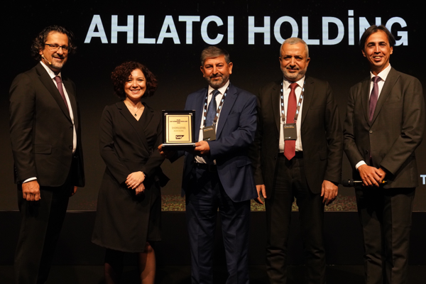 Ahlatcı Holding, Enerji Dağıtım Sektöründe Yılın Dijital Dönüşüm Ödülü’nü kazandı