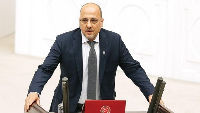 Ahmet Şık, HDP’den ayrıldı