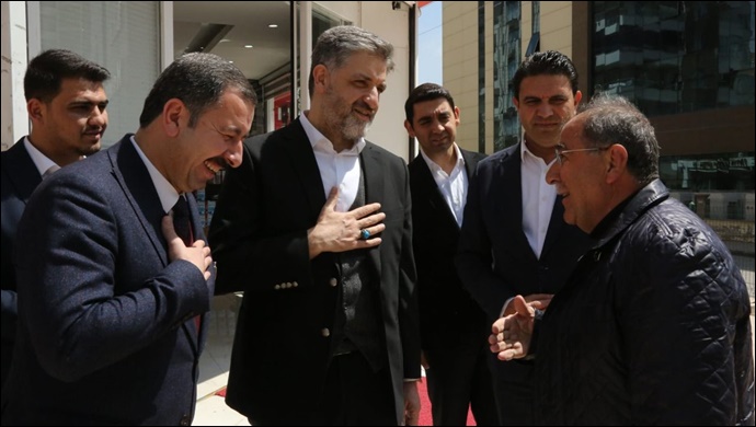 AK Parti heyetinden Karaköprü’de esnaf ziyareti