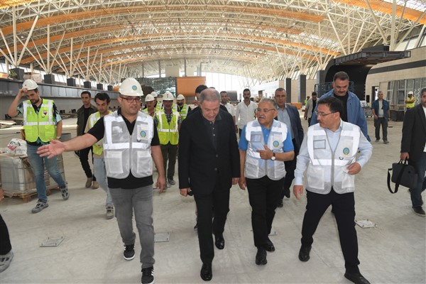 Akar, Çiçek ve Büyükkılıç’tan Kayseri Havalimanı Yeni Terminal Binası’nda inceleme